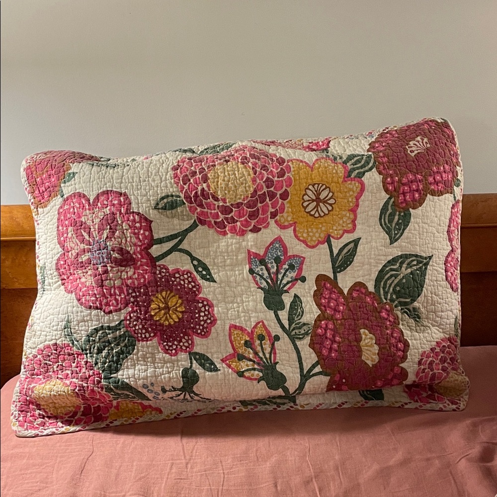 DOMAIN Quilted Shams/Pillowcase